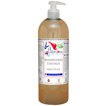 Shampoing insectifuge pour chevaux.